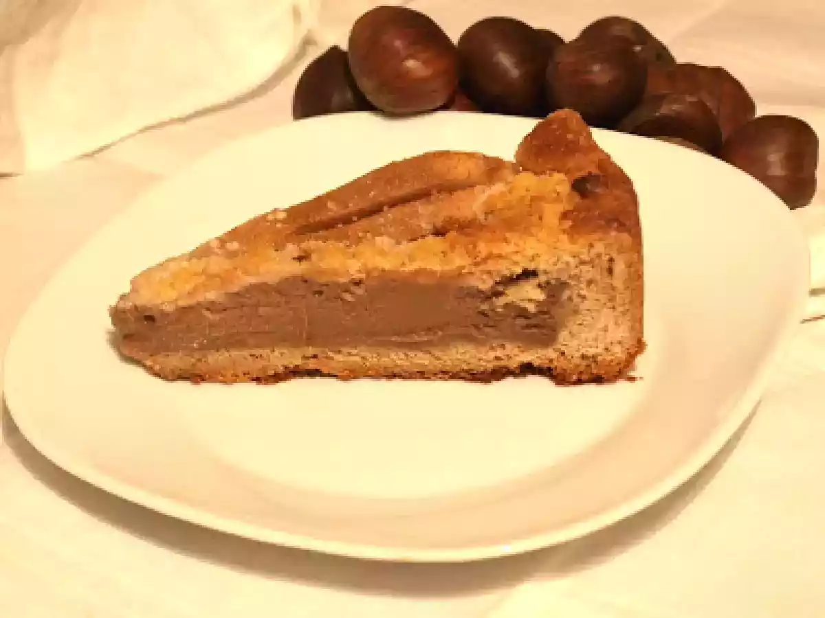 Se ami i dolci d’autunno questa crostata con castagne, pere e gianduia è una merenda da sogno